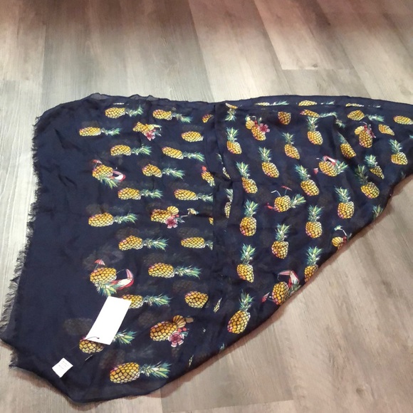 Vera Bradley Soft Fringe Scarf 100% Rayon Toucan Party Print 30”W x 72” L NWT - Picture 10 of 16